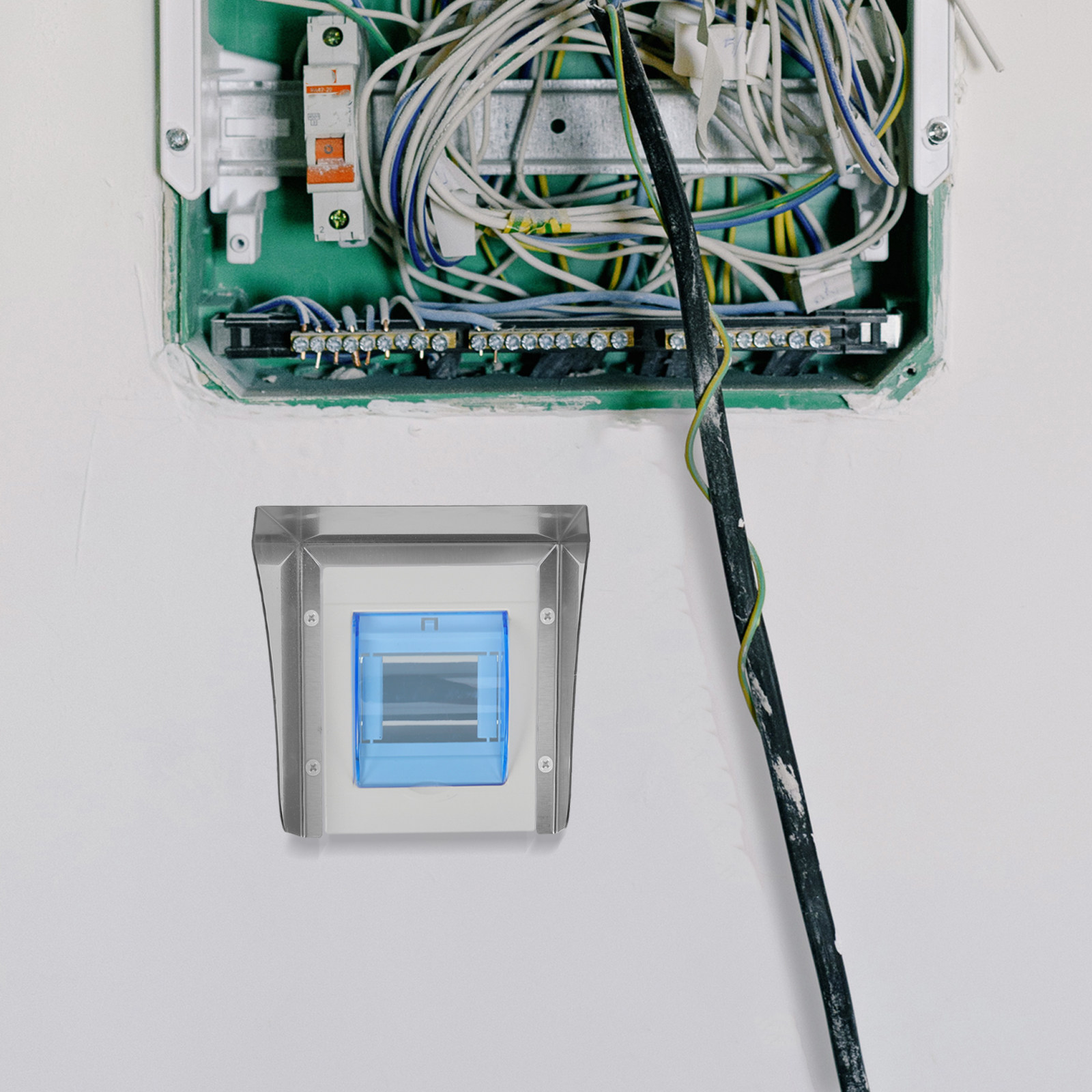 غطاء حماية شاحن السيارات الكهر - مراجعة Outdoor Power Socket Cover وسعره